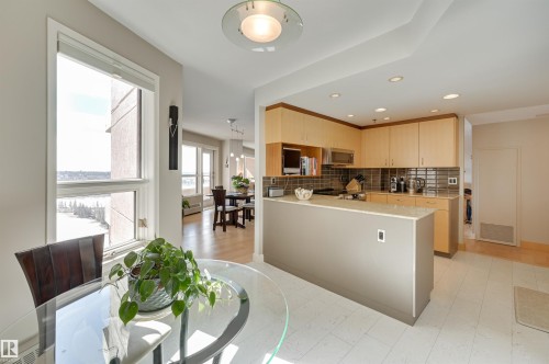 701 12319 Jasper Avenue, Edmonton, AB - Indoor Photo Showing Kitchen