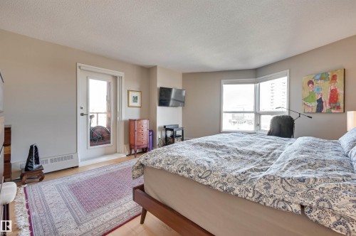 701 12319 Jasper Avenue, Edmonton, AB - Indoor Photo Showing Bedroom
