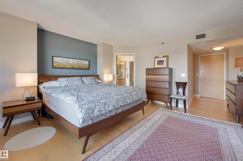 701 12319 Jasper Avenue, Edmonton, AB - Indoor Photo Showing Bedroom