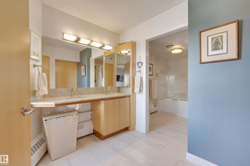 701 12319 Jasper Avenue, Edmonton, AB - Indoor Photo Showing Bathroom