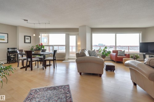 701 12319 Jasper Avenue, Edmonton, AB - Indoor Photo Showing Living Room