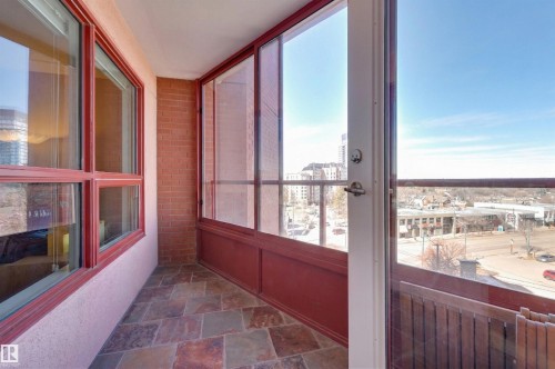 701 12319 Jasper Avenue, Edmonton, AB - Indoor Photo Showing Other Room