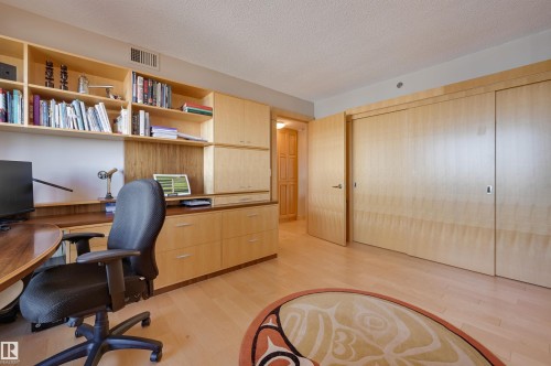 701 12319 Jasper Avenue, Edmonton, AB - Indoor Photo Showing Office