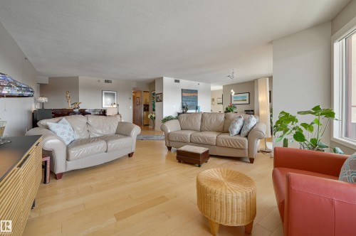 701 12319 Jasper Avenue, Edmonton, AB - Indoor Photo Showing Living Room