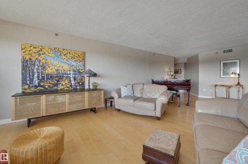 701 12319 Jasper Avenue, Edmonton, AB - Indoor Photo Showing Living Room