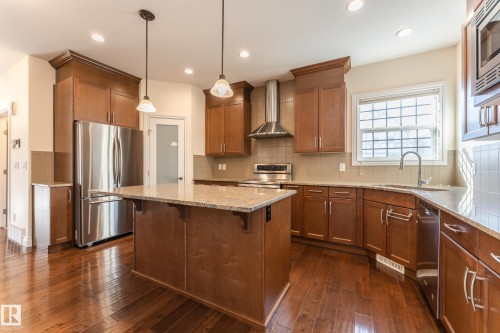 5512 Conestoga, Edmonton, AB - Indoor Photo Showing Kitchen With Upgraded Kitchen