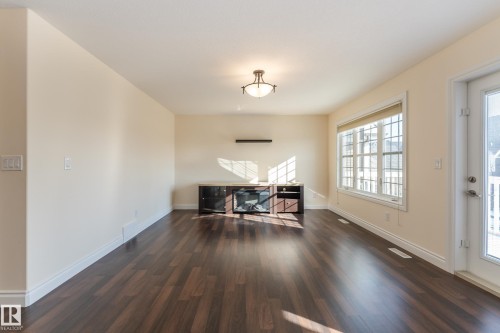 5512 Conestoga, Edmonton, AB - Indoor