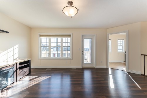 5512 Conestoga, Edmonton, AB - Indoor