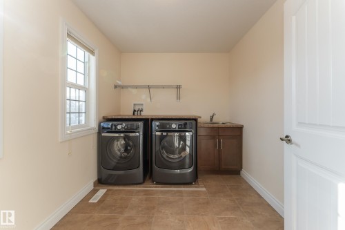 5512 Conestoga, Edmonton, AB - Indoor Photo Showing Laundry Room