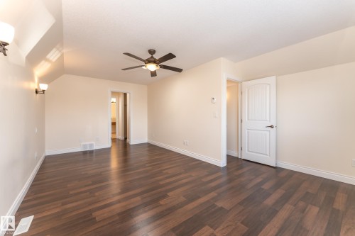 5512 Conestoga, Edmonton, AB - Indoor Photo Showing Other Room