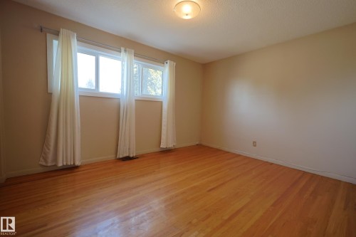 15725 95 Avenue, Edmonton, AB - Indoor Photo Showing Other Room