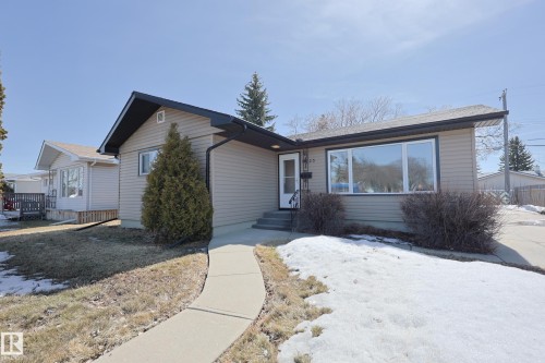 15725 95 Avenue, Edmonton, AB - Outdoor