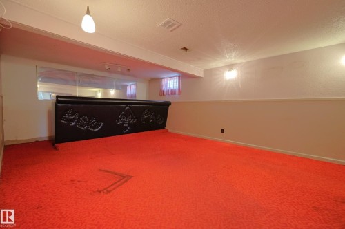 15725 95 Avenue, Edmonton, AB - Indoor Photo Showing Other Room