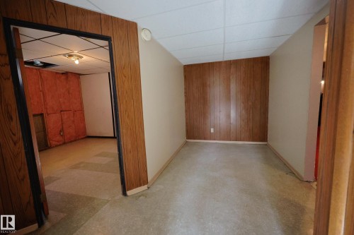 15725 95 Avenue, Edmonton, AB - Indoor Photo Showing Other Room