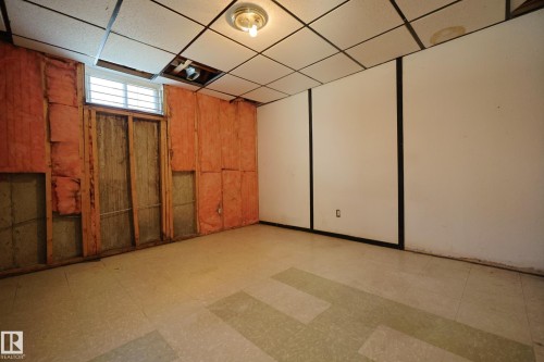 15725 95 Avenue, Edmonton, AB - Indoor Photo Showing Other Room
