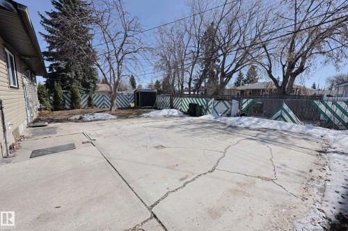 15725 95 Avenue, Edmonton, AB - Outdoor