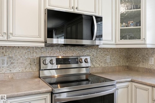 109 1670 Jamha Road Nw, Edmonton, AB - Indoor Photo Showing Kitchen