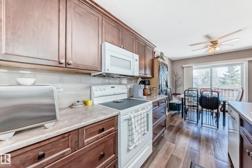 16737 60St, Edmonton, AB - Indoor Photo Showing Kitchen