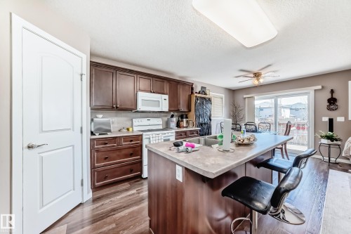 16737 60St, Edmonton, AB - Indoor Photo Showing Kitchen