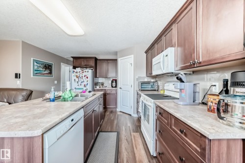 16737 60St, Edmonton, AB - Indoor Photo Showing Kitchen