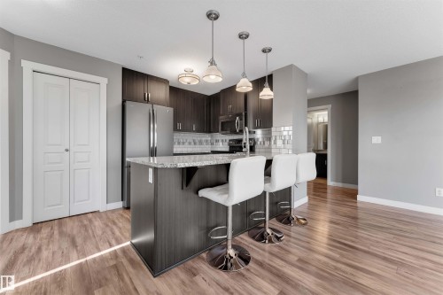 319 3670 139 Avenue, Edmonton, AB - Indoor Photo Showing Kitchen With Upgraded Kitchen