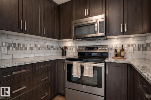 319 3670 139 Avenue, Edmonton, AB - Indoor Photo Showing Kitchen With Stainless Steel Kitchen With Upgraded Kitchen