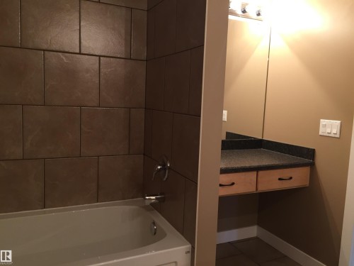 12224 88 Street Nw, Edmonton, AB - Indoor Photo Showing Bathroom