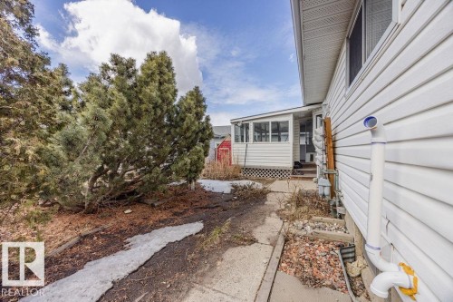 4324 70 Street, Edmonton, AB - Outdoor