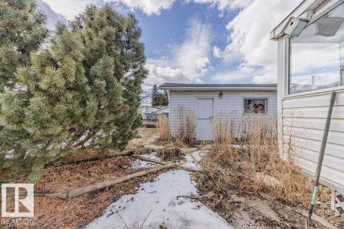 4324 70 Street, Edmonton, AB - Outdoor