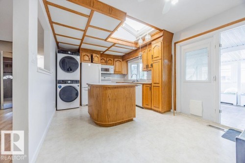 4324 70 Street, Edmonton, AB - Indoor