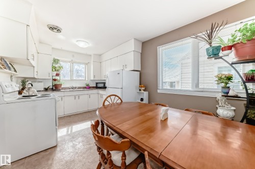 10837 65 Avenue, Edmonton, AB - Indoor