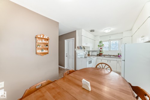 10837 65 Avenue, Edmonton, AB - Indoor