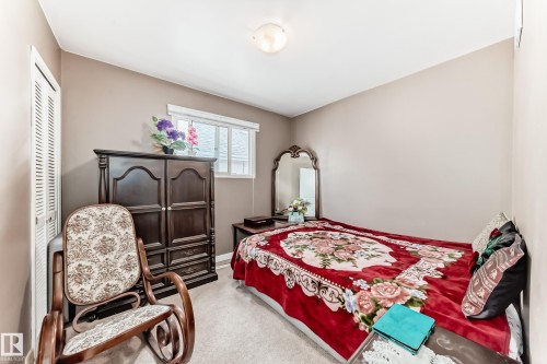 10837 65 Avenue, Edmonton, AB - Indoor Photo Showing Bedroom