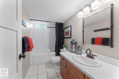 223 Birch Avenue, Cold Lake, AB - Indoor Photo Showing Bathroom