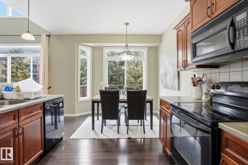 11520 11 Avenue, Edmonton, AB - Indoor Photo Showing Kitchen