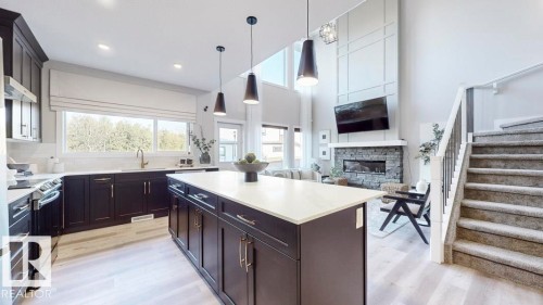 20707 40 Avenue, Edmonton, AB - Indoor Photo Showing Kitchen With Upgraded Kitchen