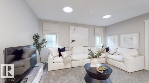 20707 40 Avenue, Edmonton, AB - Indoor Photo Showing Living Room