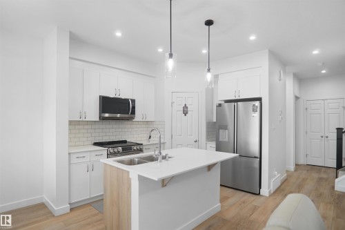 7216 182 Avenue, Edmonton, AB - Indoor Photo Showing Kitchen With Double Sink With Upgraded Kitchen