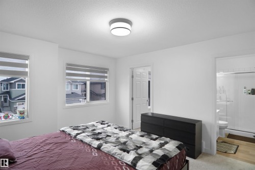 7216 182 Avenue, Edmonton, AB - Indoor Photo Showing Bedroom