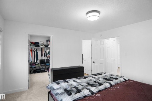 7216 182 Avenue, Edmonton, AB - Indoor Photo Showing Bedroom