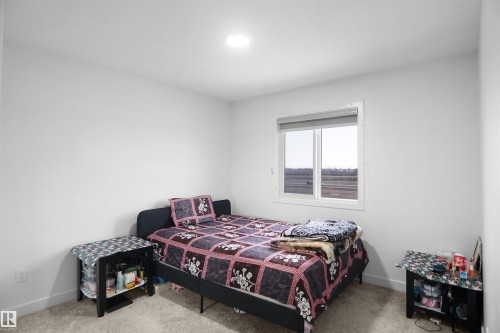 7216 182 Avenue, Edmonton, AB - Indoor Photo Showing Bedroom