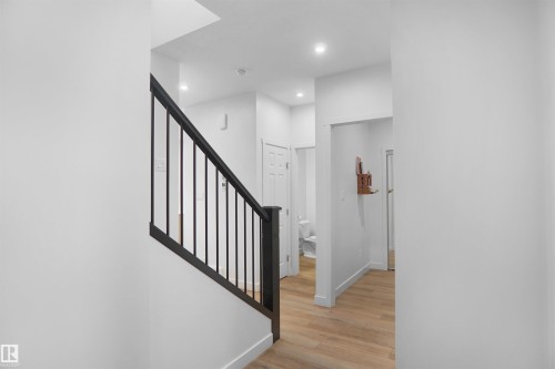 7216 182 Avenue, Edmonton, AB - Indoor Photo Showing Other Room