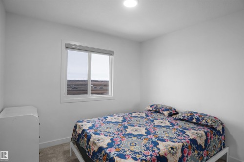 7216 182 Avenue, Edmonton, AB - Indoor Photo Showing Bedroom
