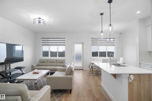 7216 182 Avenue, Edmonton, AB - Indoor