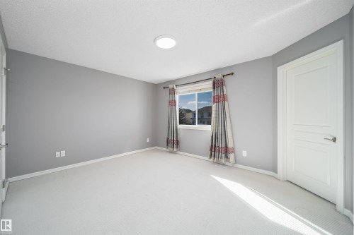 5935 6 Avenue, Edmonton, AB - Indoor Photo Showing Other Room