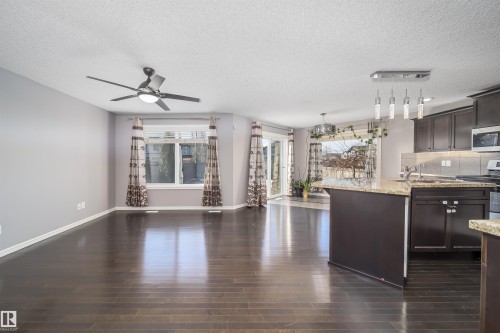 5935 6 Avenue, Edmonton, AB - Indoor Photo Showing Kitchen