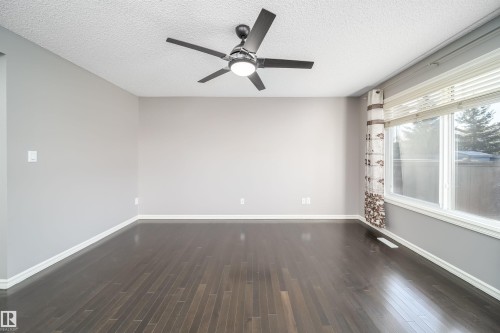 5935 6 Avenue, Edmonton, AB - Indoor Photo Showing Other Room