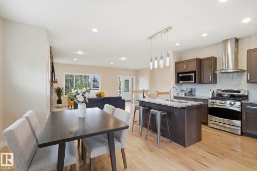 8704 75 Avenue, Edmonton, AB - Indoor