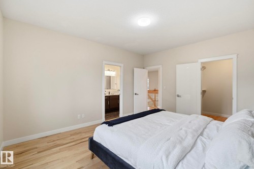 8704 75 Avenue, Edmonton, AB - Indoor Photo Showing Bedroom