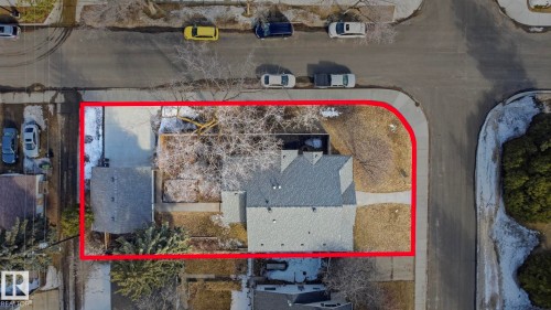 8704 75 Avenue, Edmonton, AB - Indoor